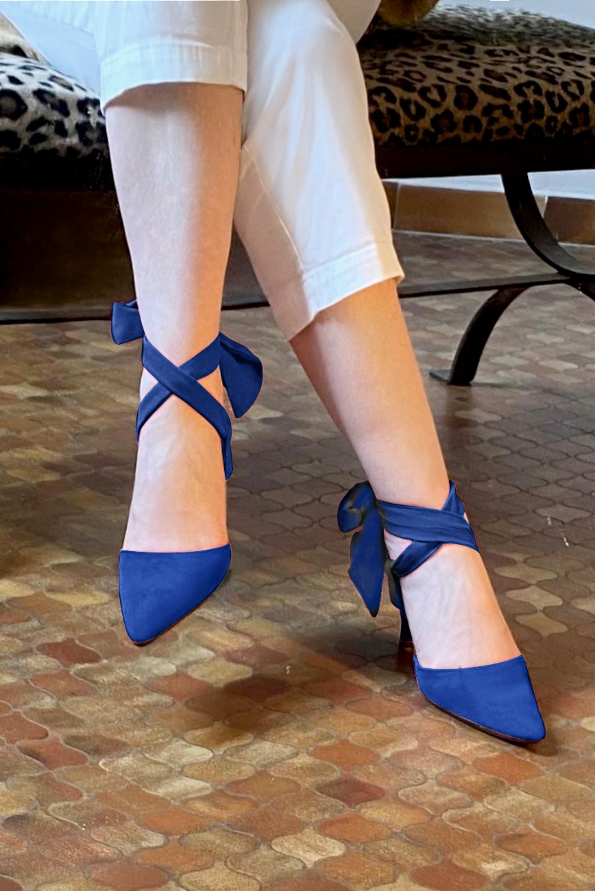 Electric blue women's open back shoes, with an ankle scarf. Tapered toe. Medium spool heels. Worn view - Florence KOOIJMAN